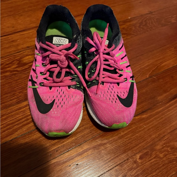 Nike Women's Pink Running Shoes - Picture 1 of 4